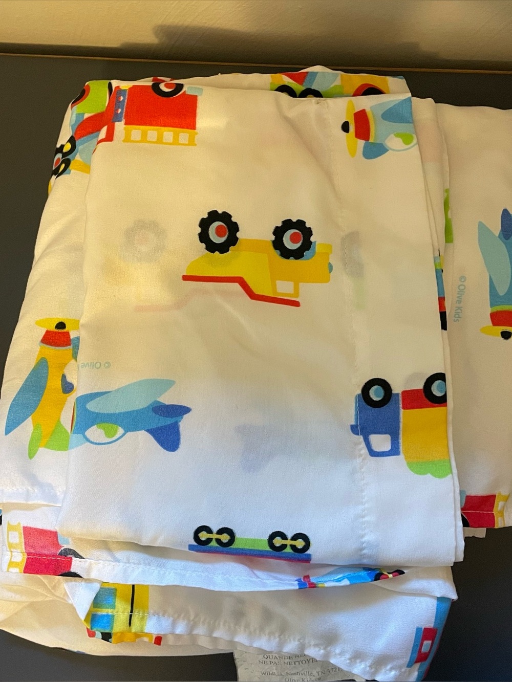 Kids sheets and pillowcase set with cars and trucks size twin